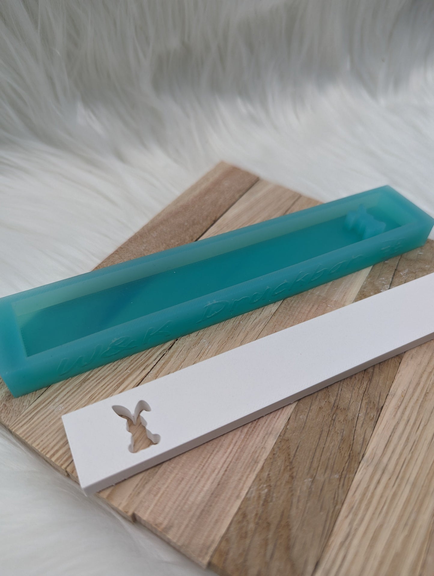 Klötzchen Gießform / Osterhase / Silikonform für Klötzchen / 160x22x8 mm / Silikon Klötzchen Gießform /Gießform Klötzchen