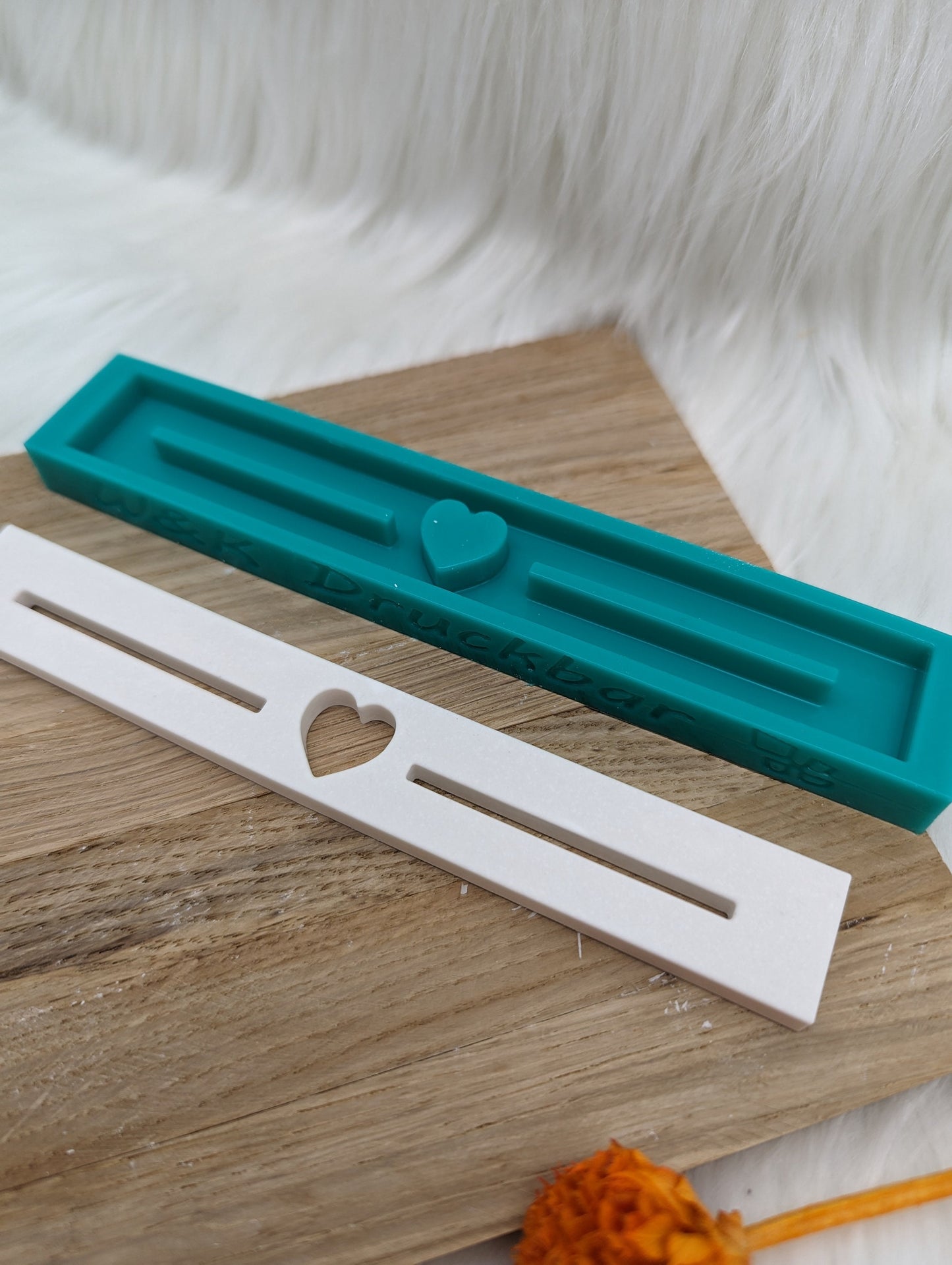 Klötzchen Gießform / Herz mit Schlitz / Silikonform für Klötzchen / 160x22x8 mm / Silikon Klötzchen Gießform / Gießform Klötzchen