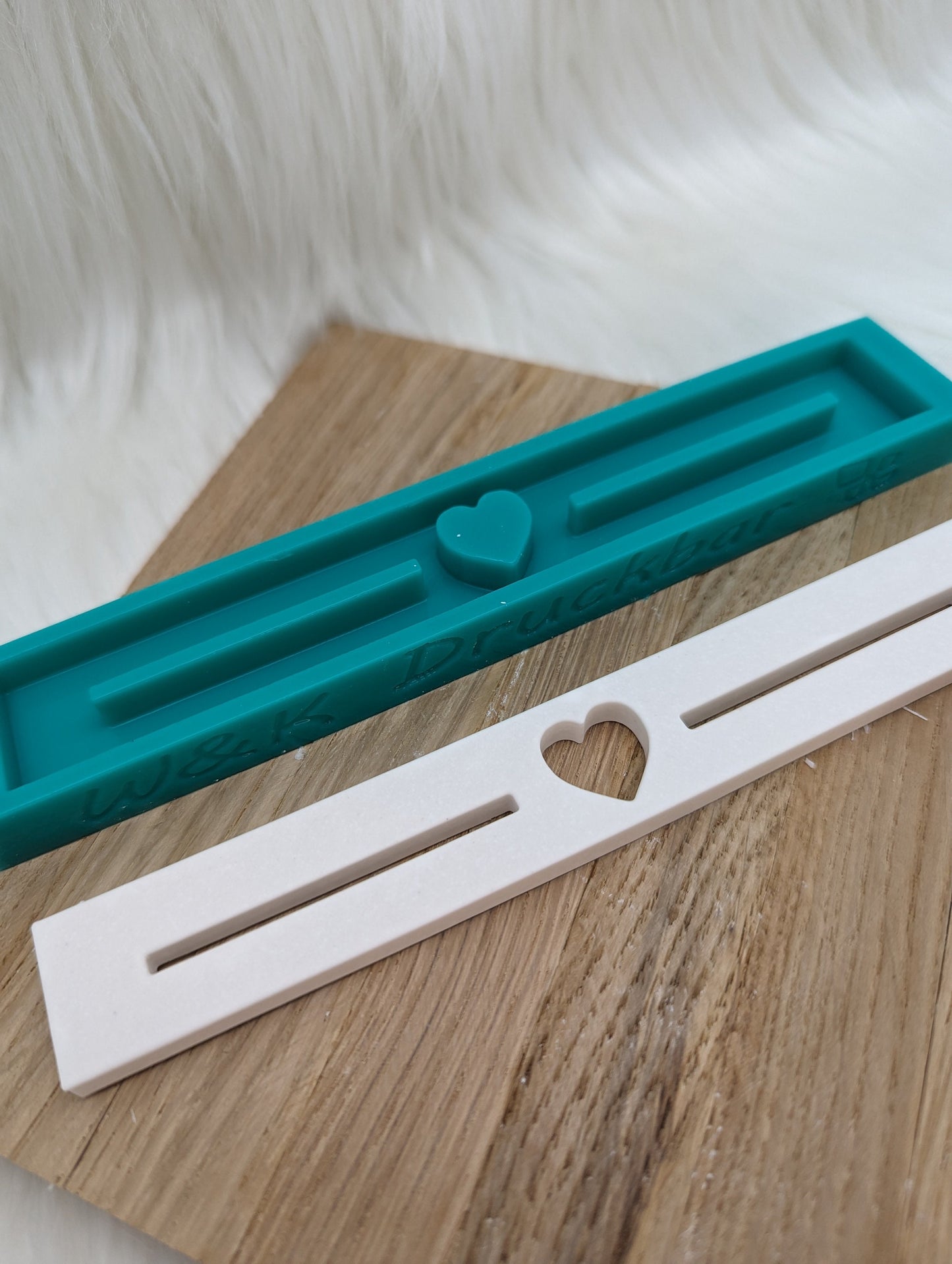 Klötzchen Gießform / Herz mit Schlitz / Silikonform für Klötzchen / 160x22x8 mm / Silikon Klötzchen Gießform / Gießform Klötzchen