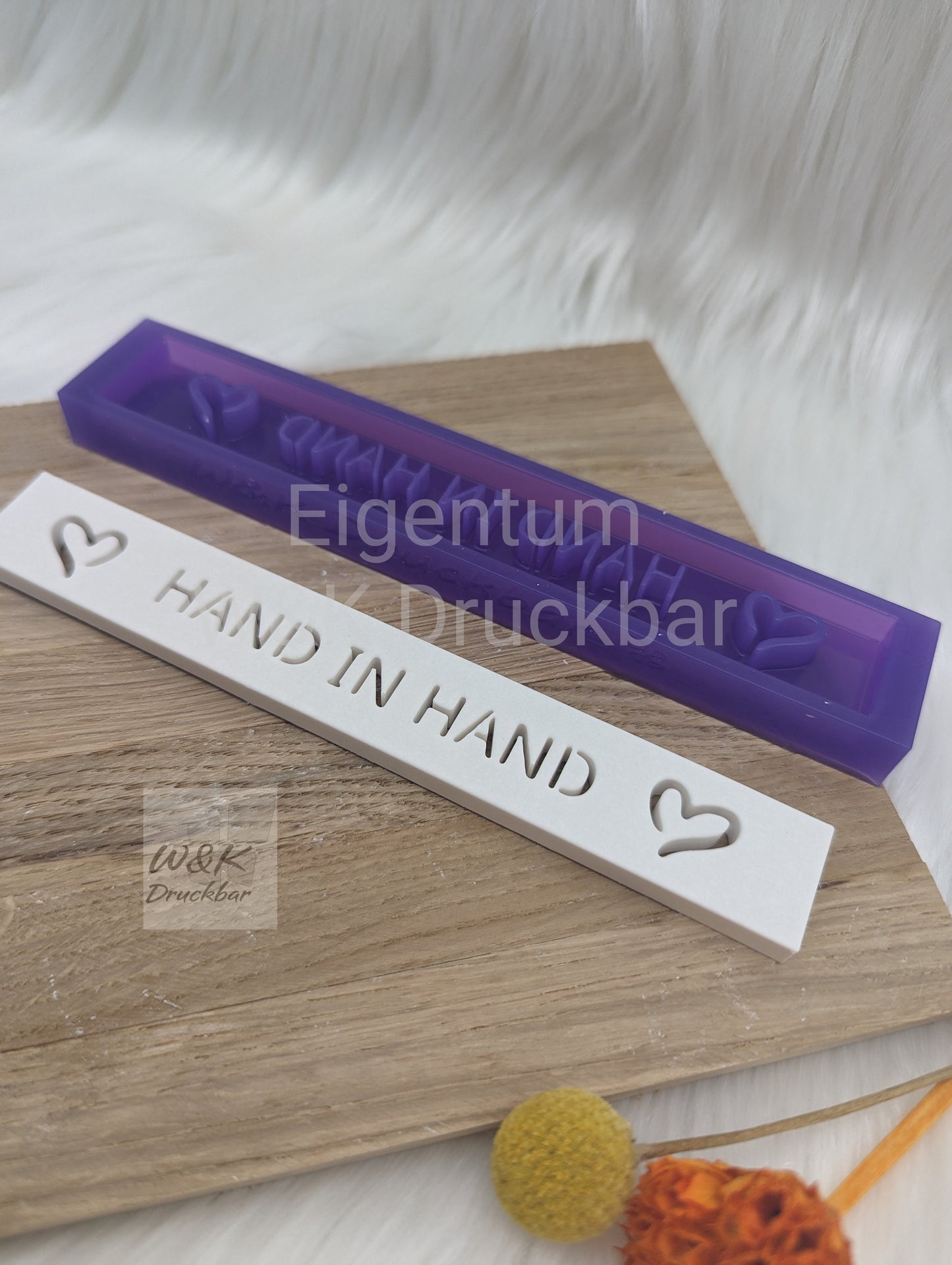Klötzchen Gießform / HAND IN HAND / Silikonform für Klötzchen/160x22x8 mm/Silikon Klötzchen Gießform Herz Motiv