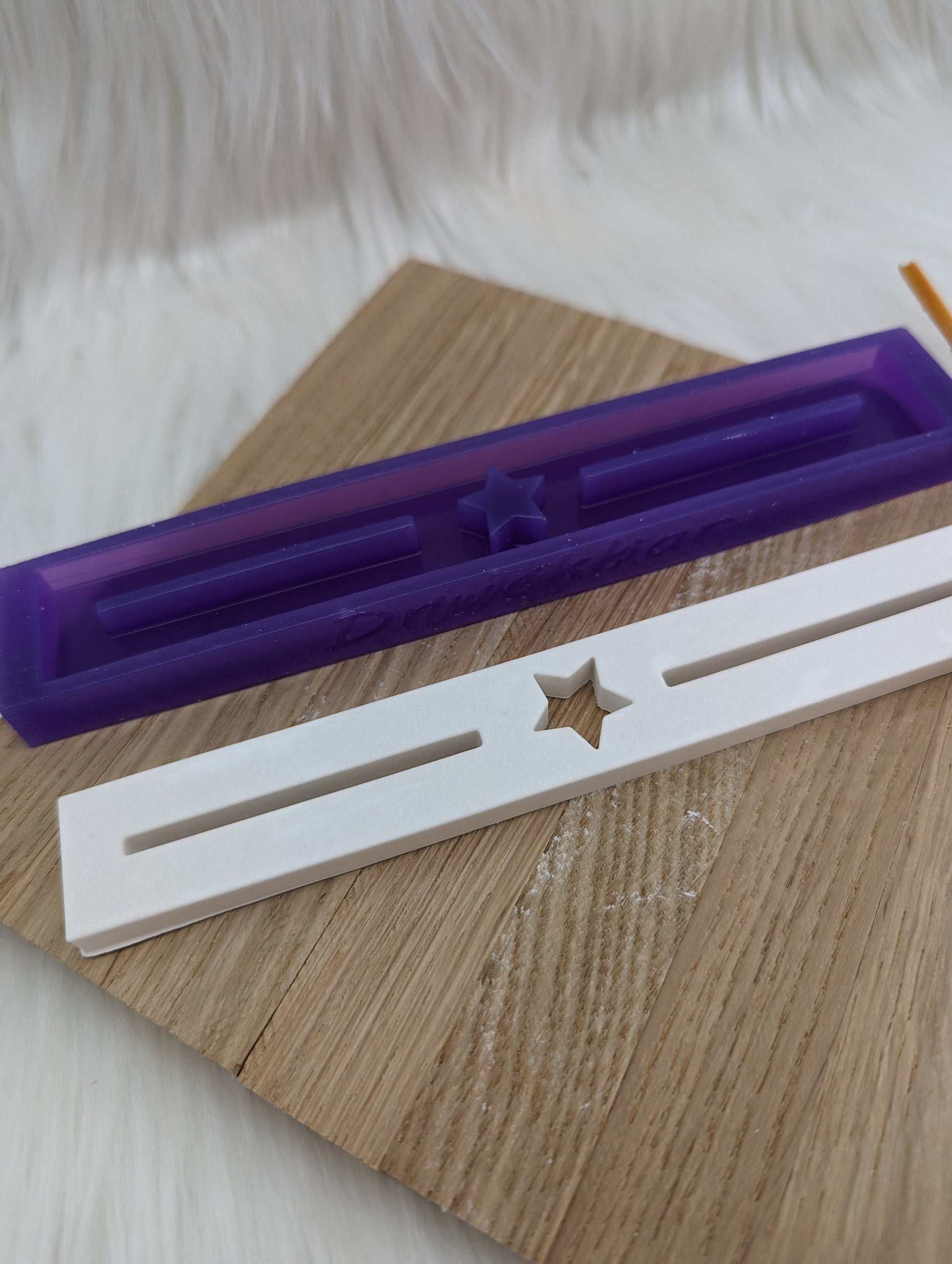 Klötzchen Gießform / Stern mit Schlitz / Silikonform für Klötzchen / 160x22x8 mm / Silikon Klötzchen Gießform / Gießform Klötzchen